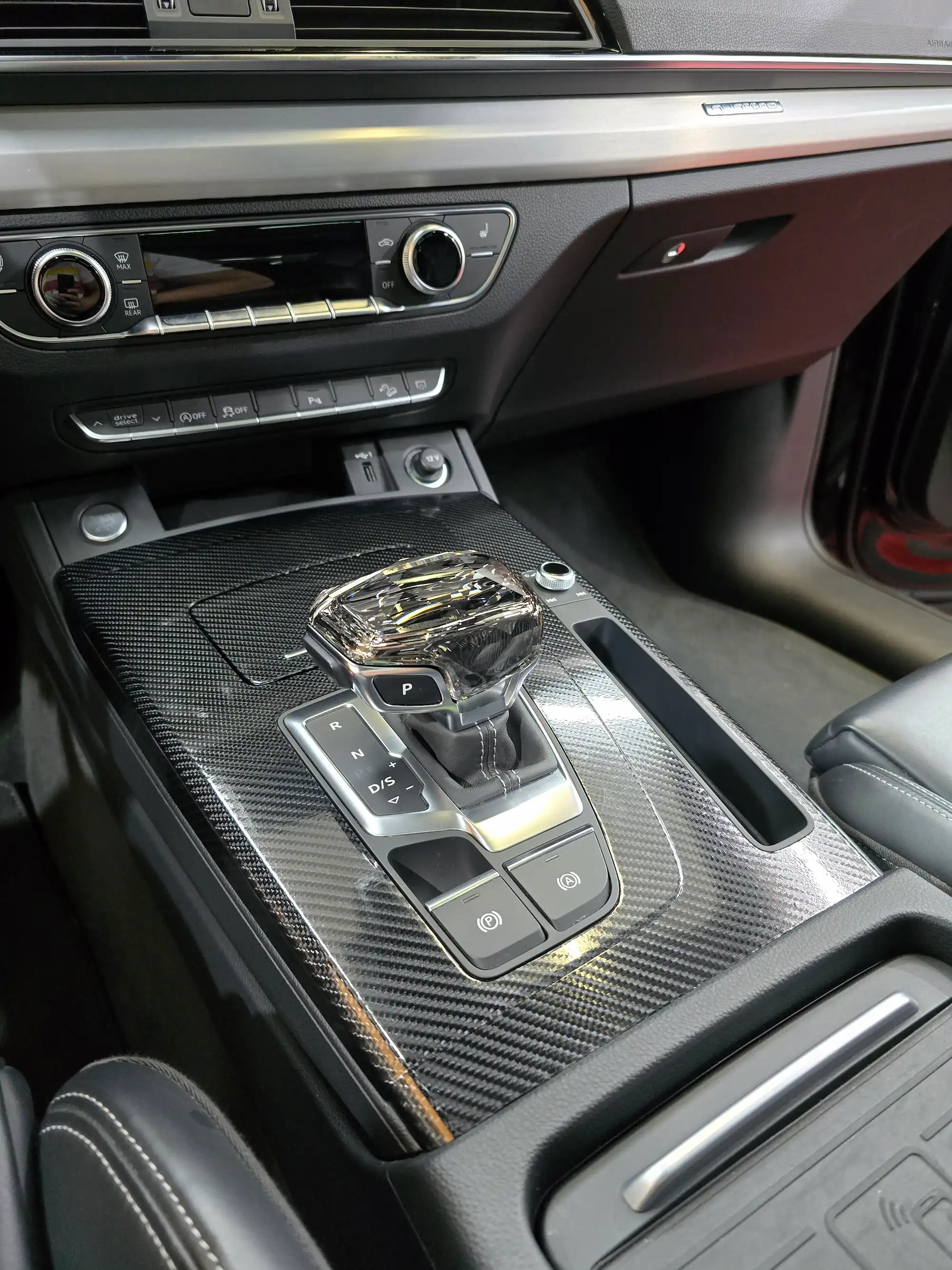 carImage